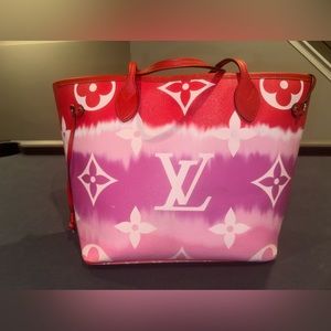 Louis Vuitton
Neverfull NM Tote Limited Edition Escale Monogram Giant MM escale